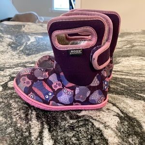 Bogs size 7. Waterproof Insulated Toddler/Kids Rain Boots